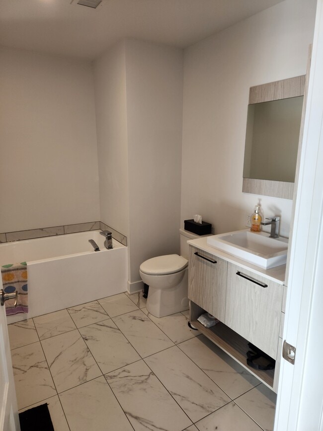 Photo du bâtiment - 12065 Rue de Blois