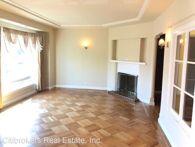 Building Photo - 2 br, 1 bath House - 1930 Alemany Blvd.