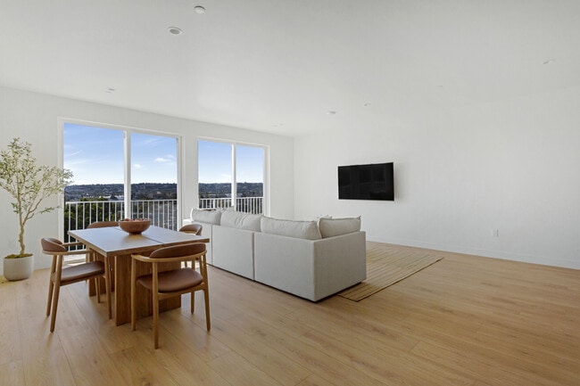 Building Photo - 3844 W 27th St