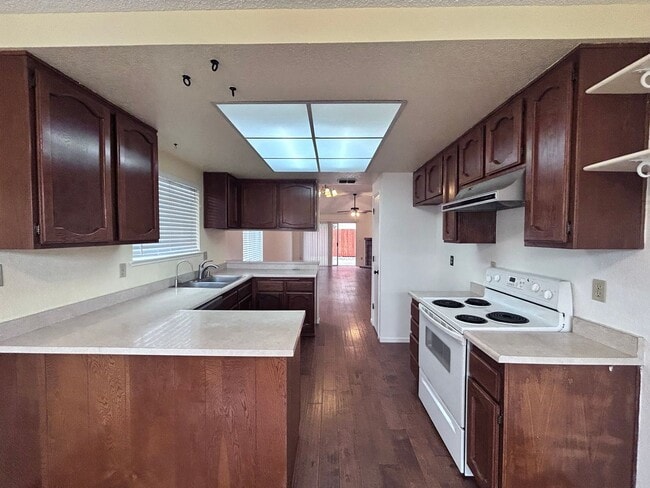 Foto del edificio - Three Bedroom Two Bathroom Home in Antelope