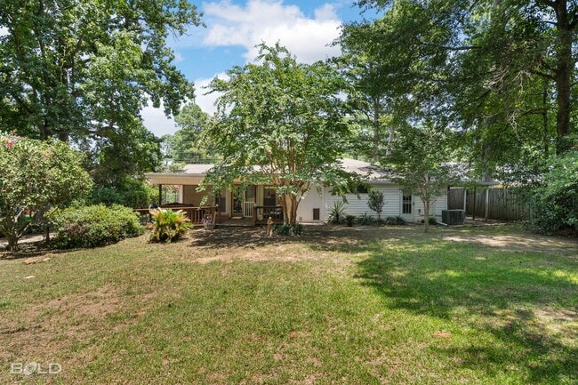 Building Photo - 3 BEDROOM 3 BATH W/ STUDIO APARTMENT