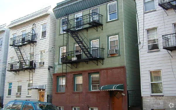 Foto del edificio - 371 E Kinney St