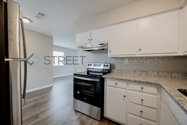 Building Photo - 4526 Gardiner Dr