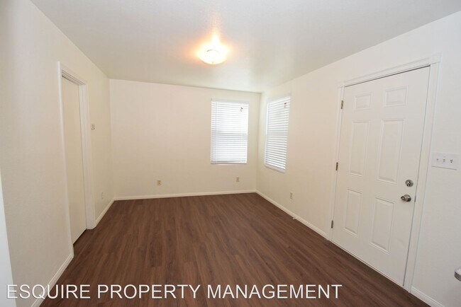 Building Photo - 2 br, 1 bath House - 516 E. HARVARD BLVD