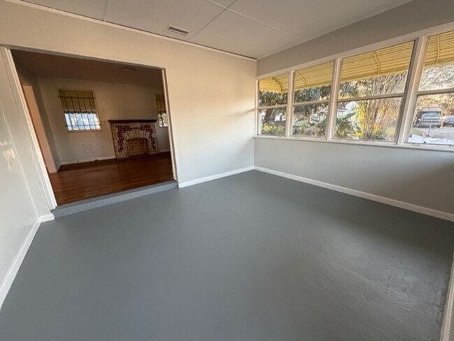 Foto del edificio - Comfortable 3-Bedroom Home for Rent