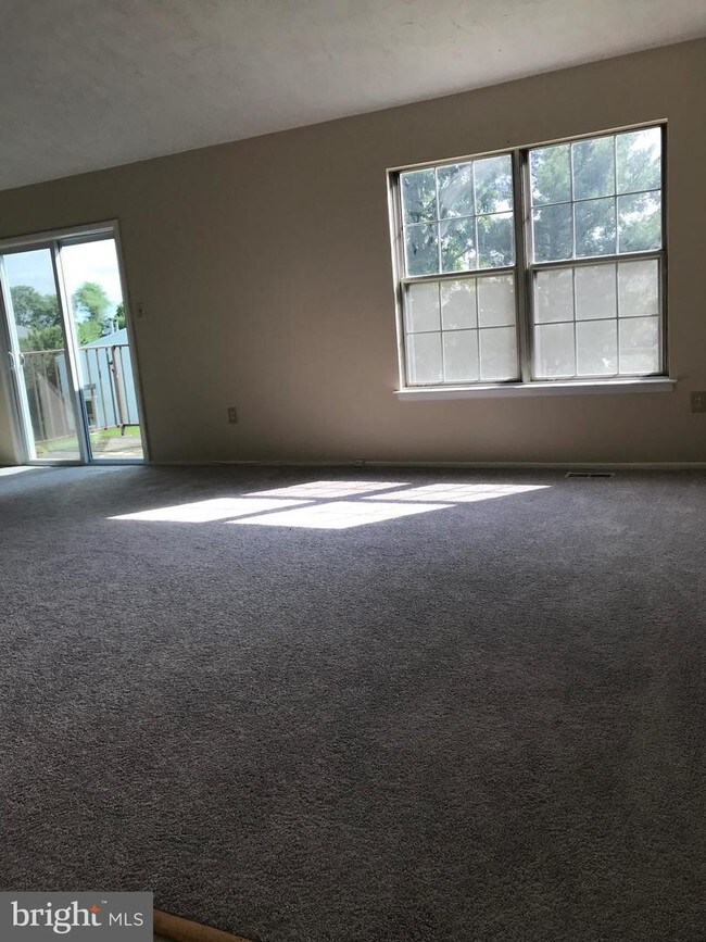 Foto del edificio - 5802 Lantana Cir