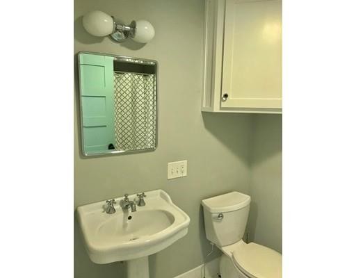 Foto del edificio - 37 Topsfield Rd
