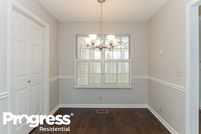 Building Photo - 103 Southampton Ct