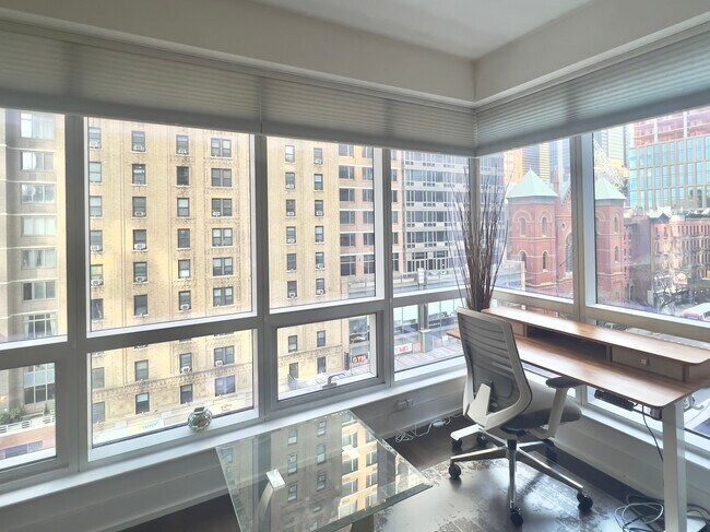 Foto del edificio - 350 W 42nd St