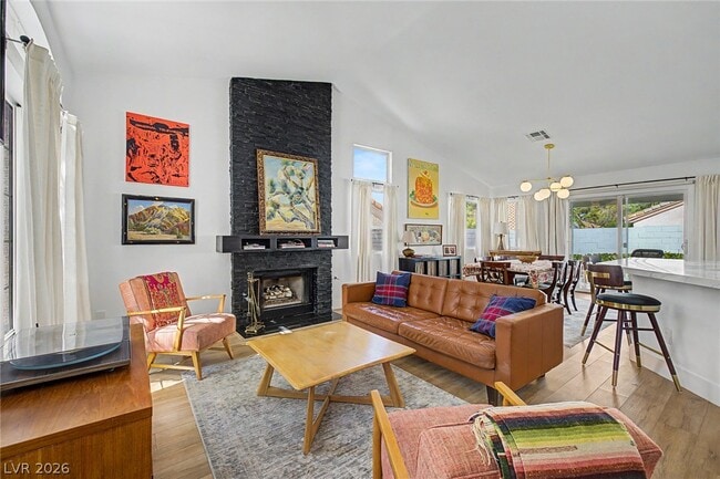Building Photo - 679 Scenic Tierra Ln