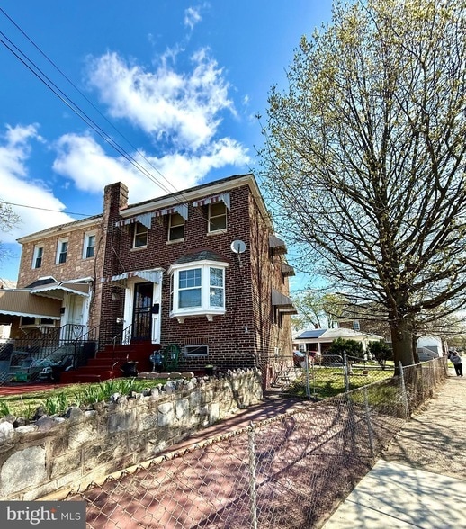 Photo - 324 S 27th St Townhome