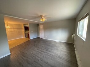 Building Photo - 63 Glade St