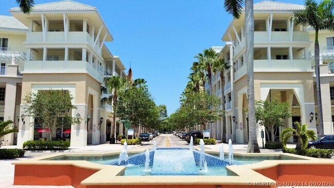 Building Photo - 1139 Town Center Dr