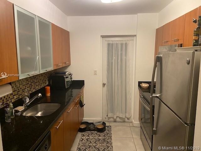 Foto del edificio - 650 NE 64th St