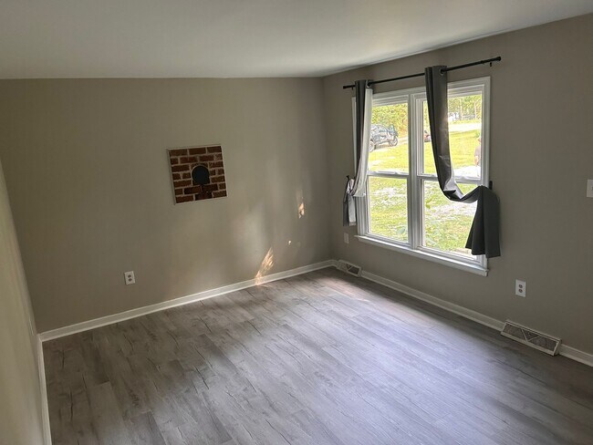 Foto del edificio - 1324 Manfield Rd