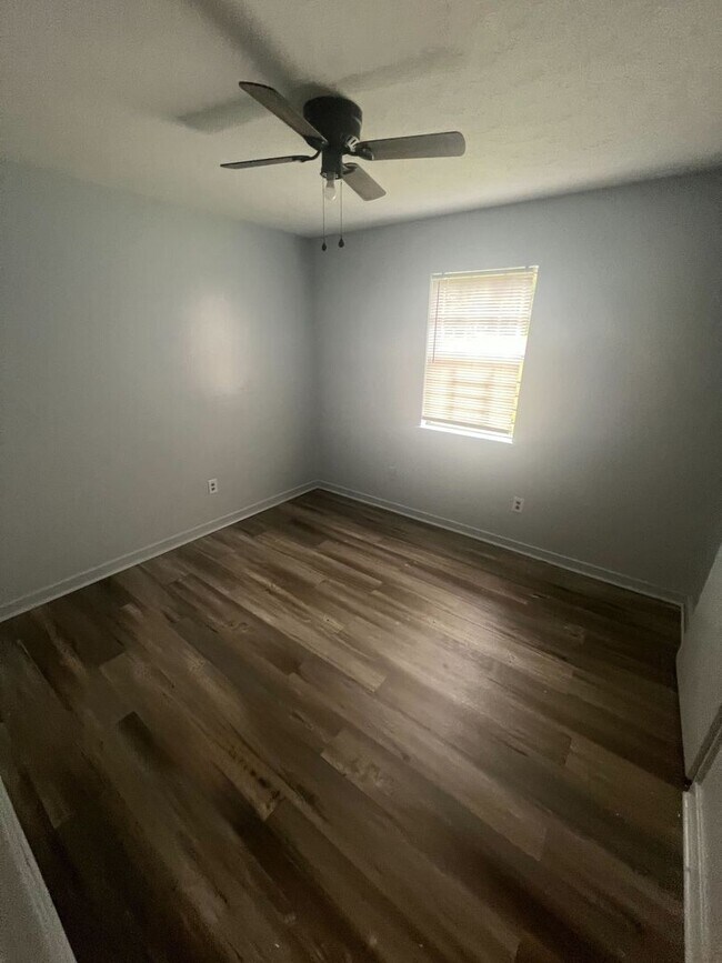 Foto del edificio - 2107 Thousand Oaks Dr