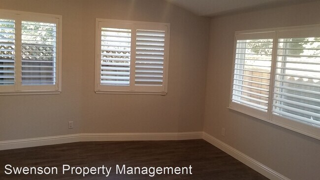 Building Photo - 1 br, 1 bath House - 9637-B Thunderbird Drive