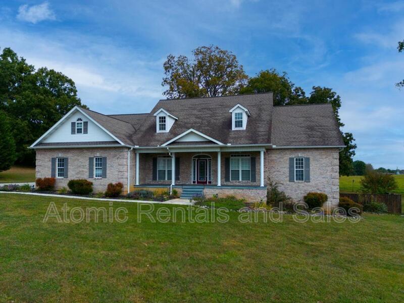 1462 Ellis Woods Loop, Sevierville, TN 37876 House Rental in