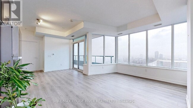 Building Photo - 1480-1480 Bayly St