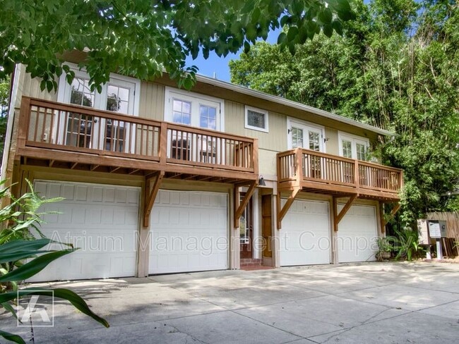 Building Photo - 813 E Concord St