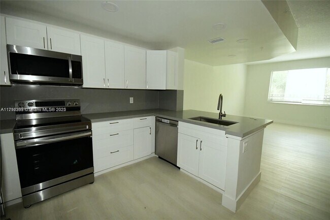 Foto del edificio - 781 SW 148th Ave