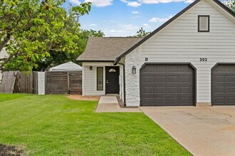 Building Photo - 303 Fantail Loop