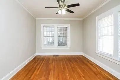 Foto del edificio - 305 E Ponce de Leon Ave