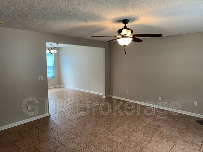 Building Photo - 179 Watercress Ct