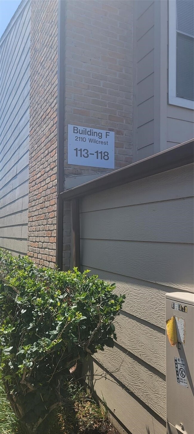 Building Photo - 2110 Wilcrest Dr