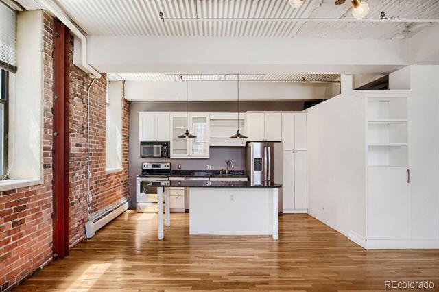 Building Photo - 2261 Blake St