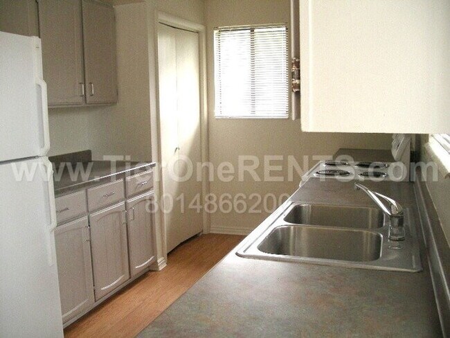 Foto del edificio - NO DEPOSIT option available for qualified ...