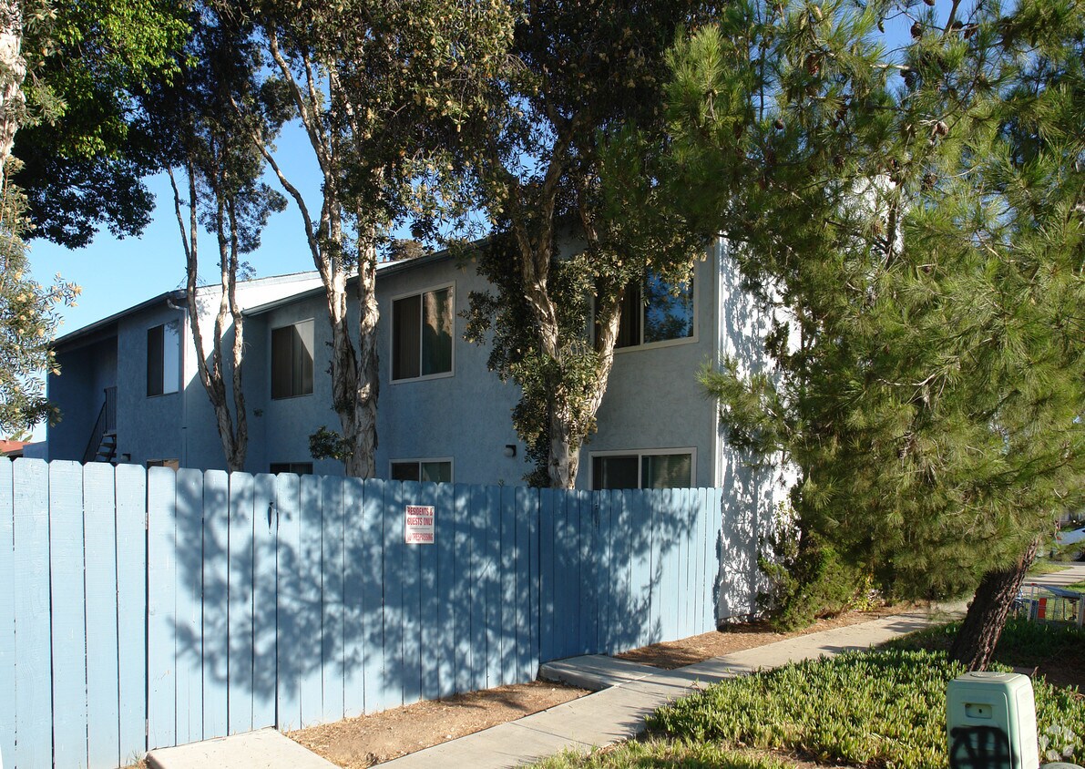 Building Photo - El Mesa Grande Apartments