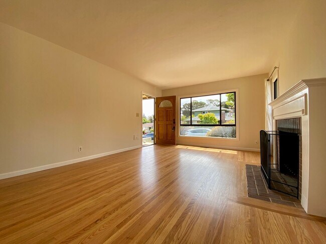 Foto del edificio - Renovated Single-Family Home on the Penins...