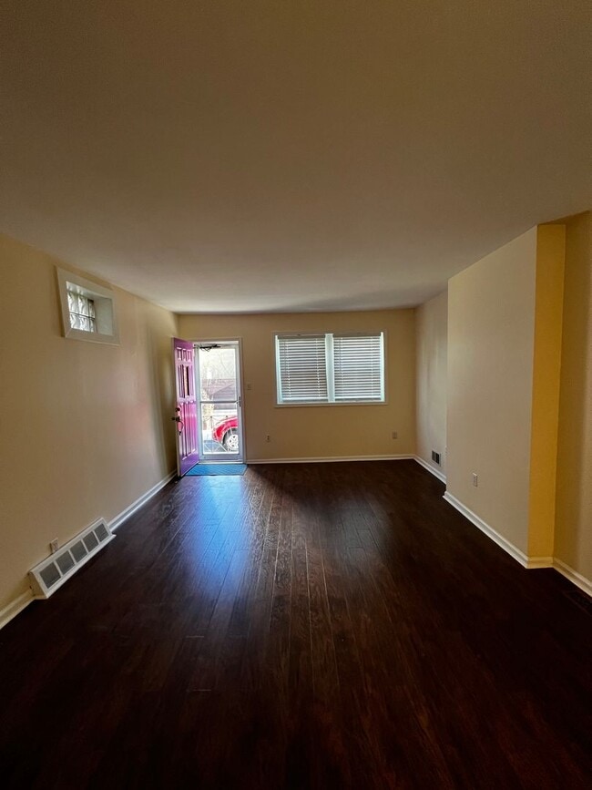 Building Photo - Modern 2 Bed. w/ additional office/small 3rd bedroom Passyunk Square Home w/ W/D, Central Air and...