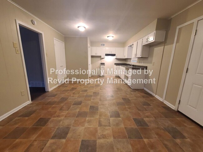 Building Photo - Newly Renovated (2023) home in Frayser!