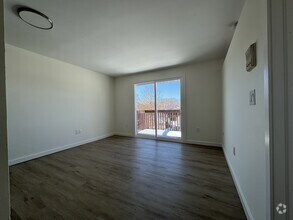 Building Photo - 4 Twining St