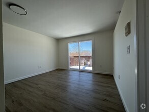 Building Photo - 4 Twining St