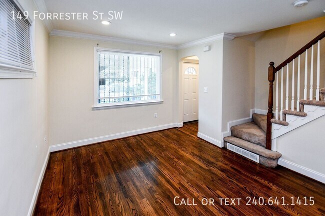 Foto del edificio - 149 Forrester St SW