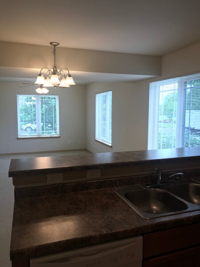 Foto del edificio - 6746 Fairhaven Rd
