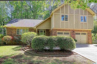 Building Photo - 108 Steele Dr