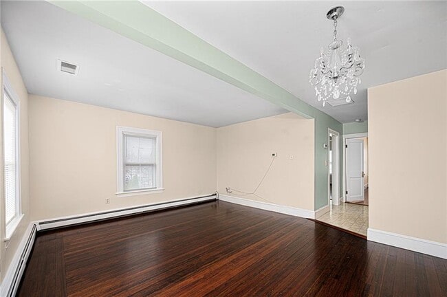 Building Photo - 146 Grove St