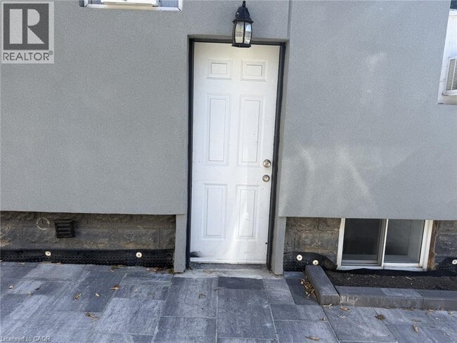 Building Photo - 34 Welland St