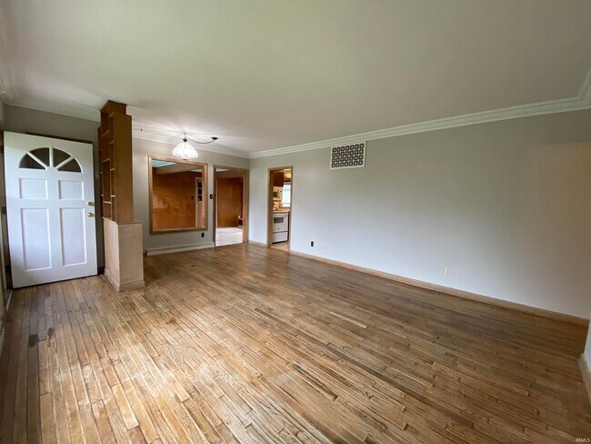 Foto del edificio - 2413 E 7th St