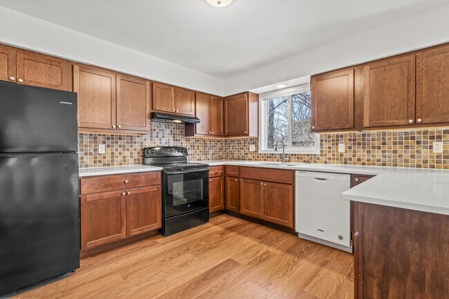 Foto del edificio - 1302 N Gammon Rd