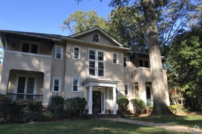 Building Photo - 916 Bromley Rd
