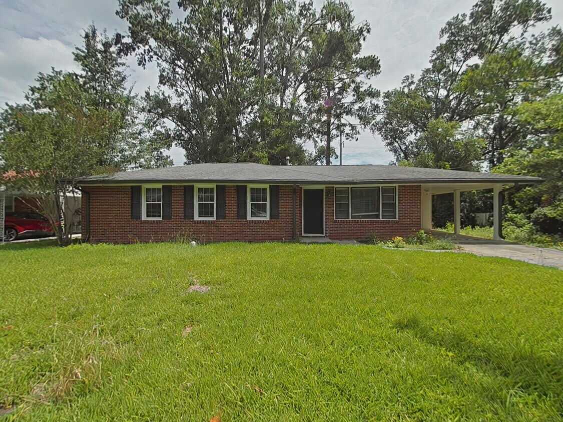 Foto principal - 2607 Springwood Dr