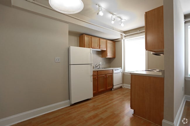 1BR, 1BA - 665 SF - Winston Churchill Apartments