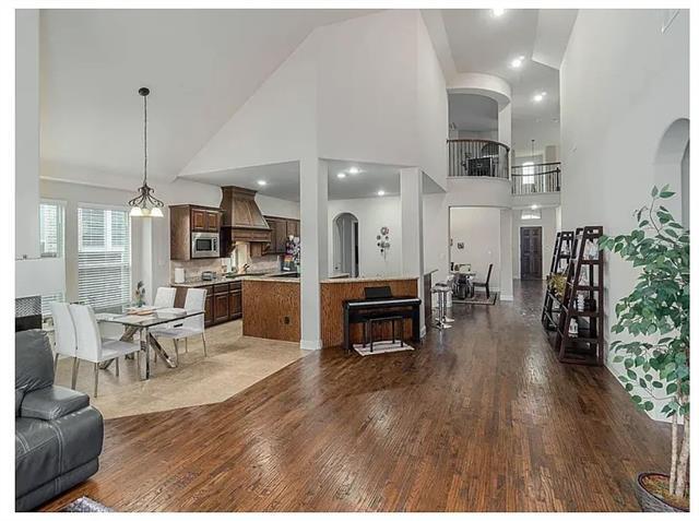 Foto del edificio - 6325 Plum Creek Dr
