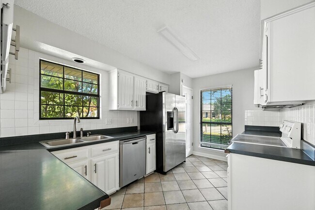 Foto del edificio - Beautiful 4-Bedroom Home in Sought-After Plano