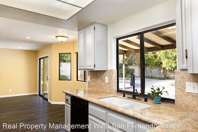 Foto del edificio - 4 br, 3 bath House - 23701 Blythe St,